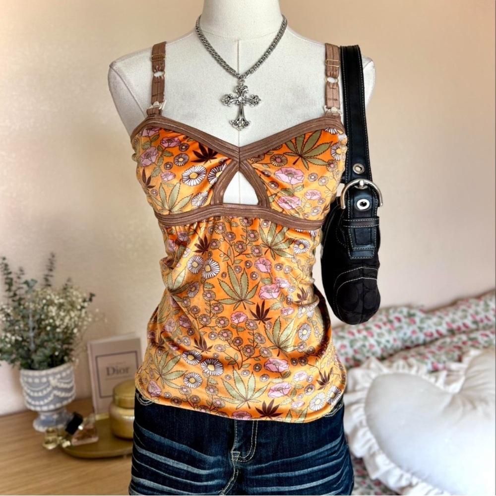 Adorable floral top